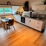 Helle 2 Zimmer Dg Wohnung