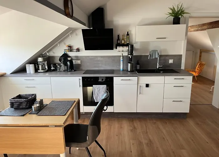 Helle 2 Zimmer Dg Wohnung